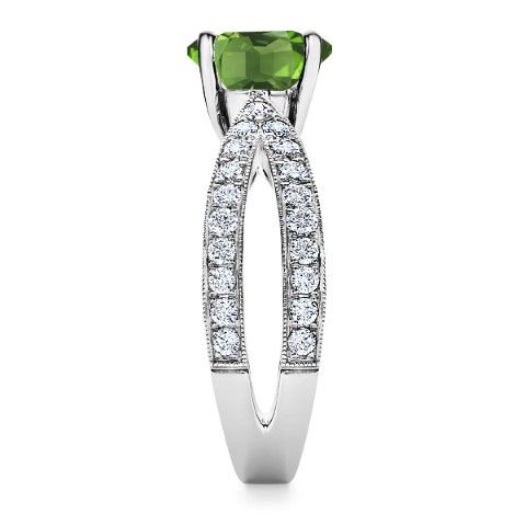 https://www.goldiam.easystockhosting.com/en/sites/default/files/Jos12B_whitegold_emerald%20%28Small%29.jpg